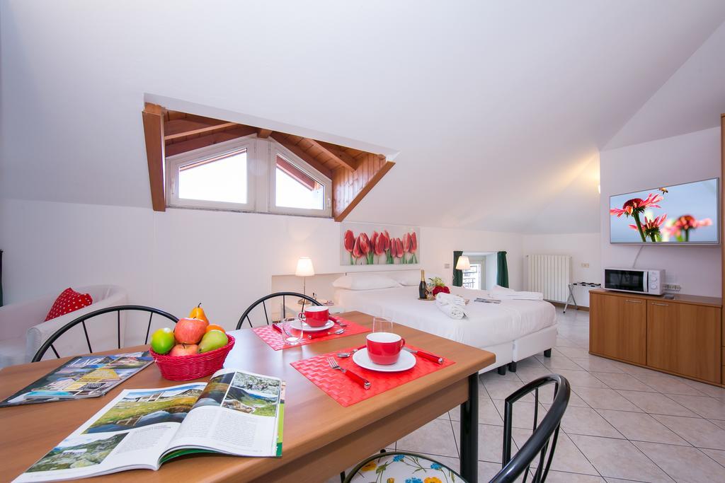 Residence Riva Del Lario Gravedona Zewnętrze zdjęcie
