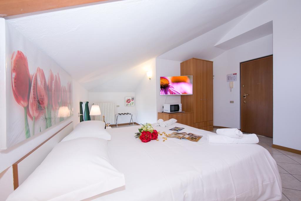Residence Riva Del Lario Gravedona Zewnętrze zdjęcie