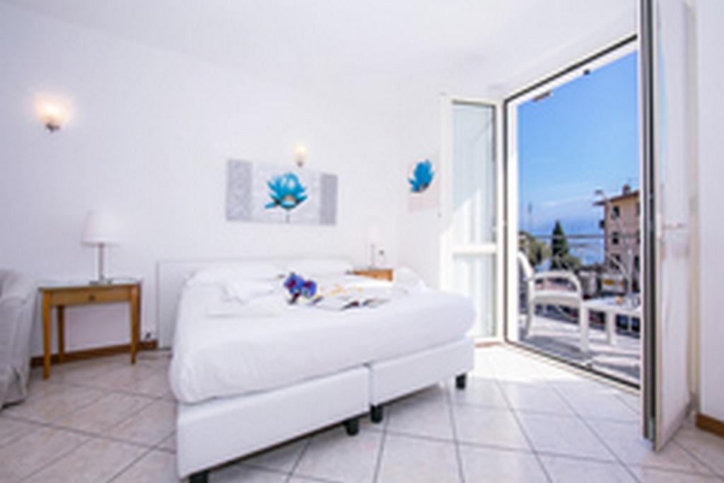 Residence Riva Del Lario Gravedona Zewnętrze zdjęcie
